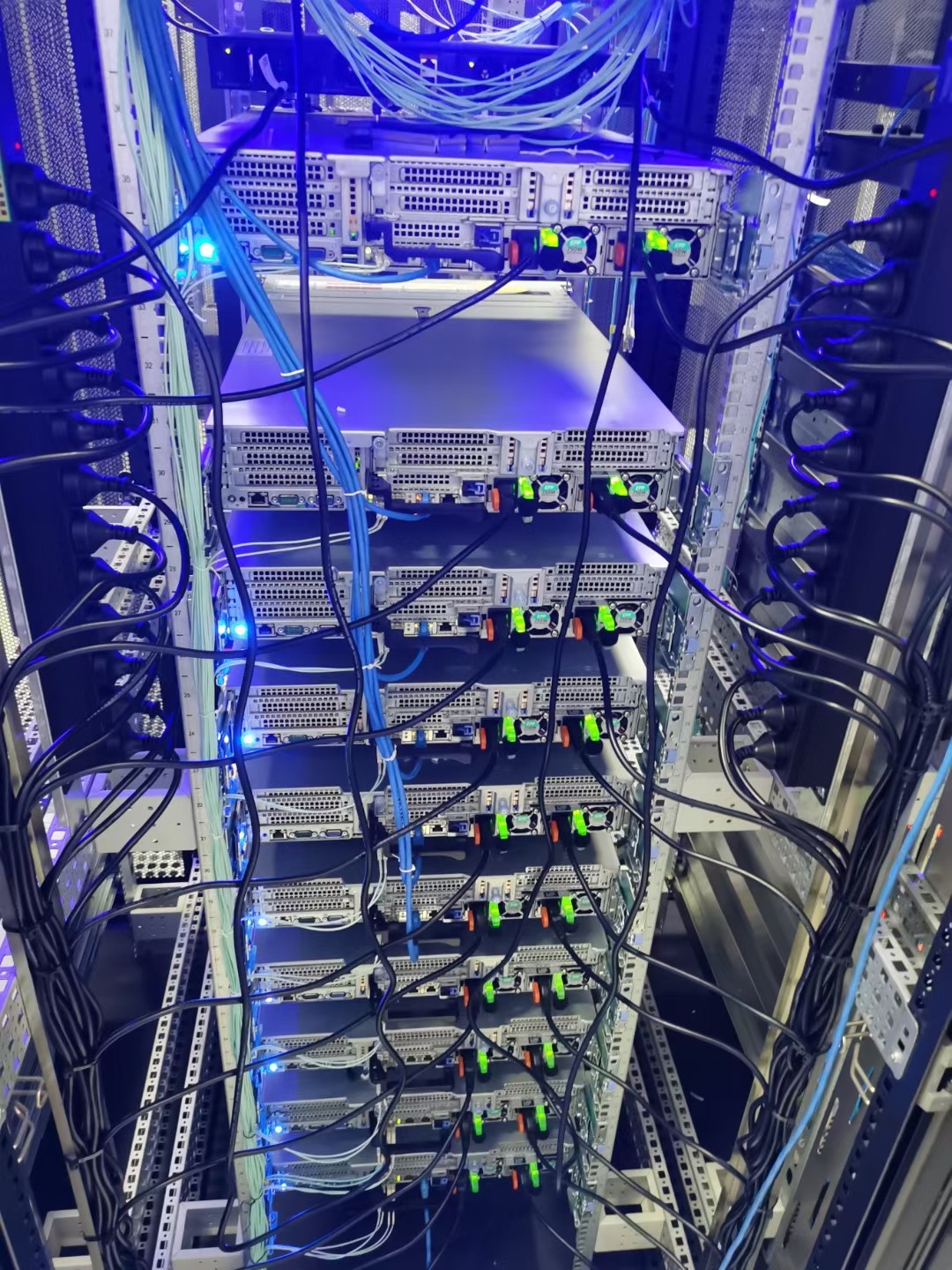 戴爾服務器圖片