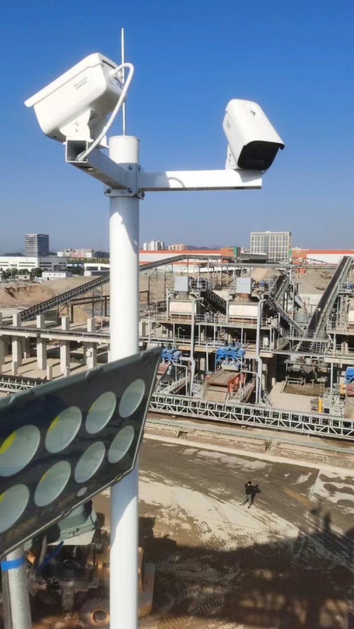 戶外高空監控攝像頭立杆安裝圖