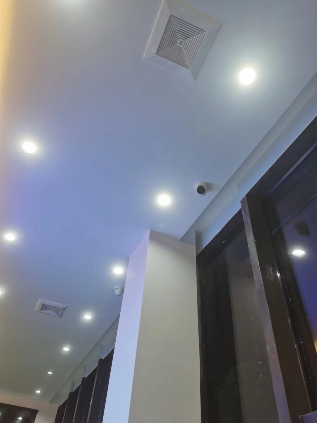 商鋪監控安裝半球機圖片 商鋪監控安裝半球機圖片