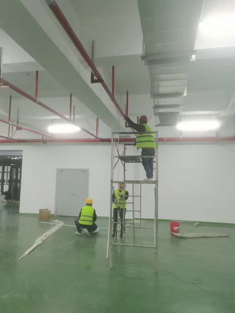 廠房内安裝高空監控攝像頭圖片