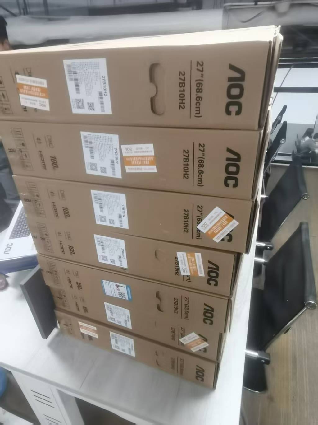 27寸AOC顯示器圖片